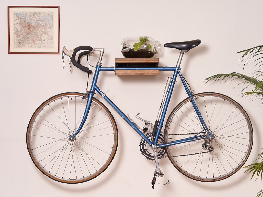 Bike On The Ledge #1 (gerookt Eik)
